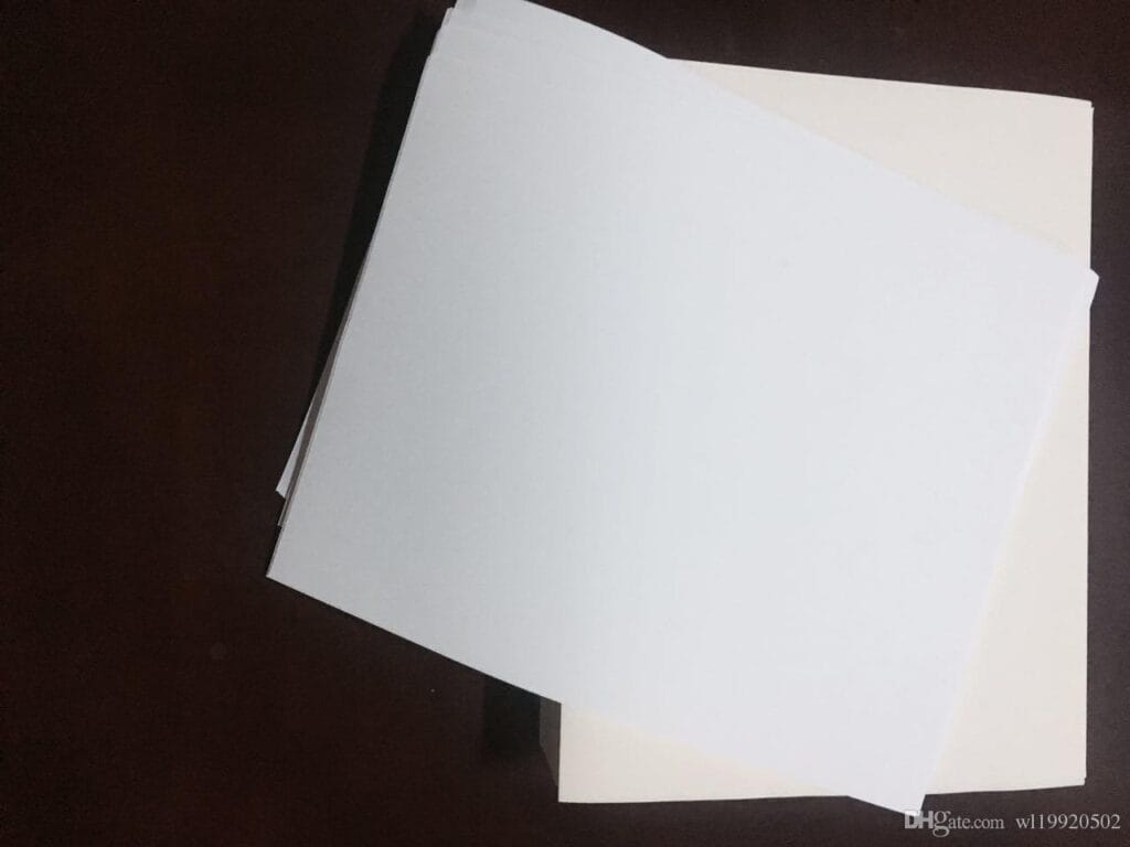 Folios de papel bond.