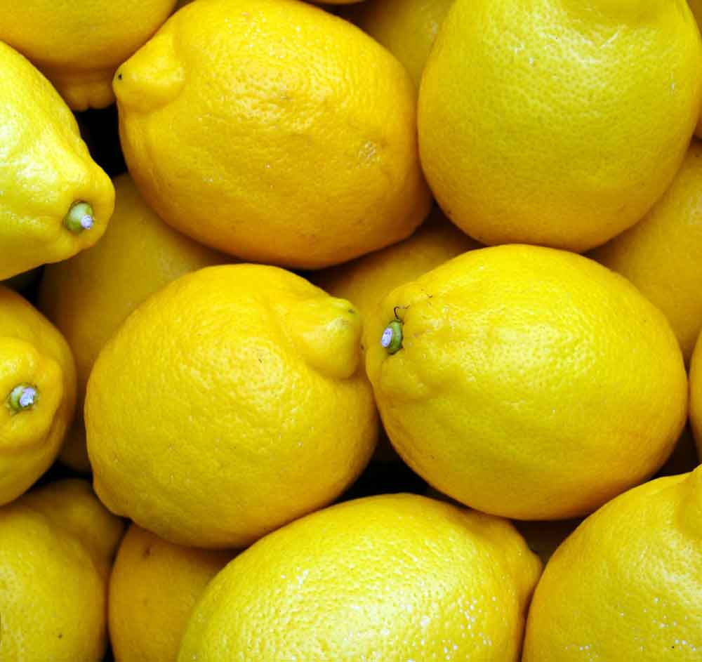 El color amarillo limón.