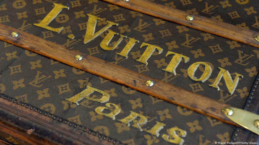 Diseñadores de marcas famosas: Louis Vuitton