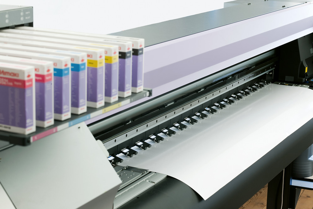 ¿Cómo se realizan las pruebas de color en las imprentas?