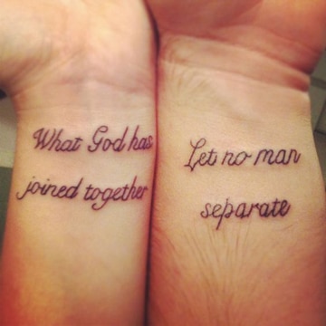 Tatuaje de una cita para parejas